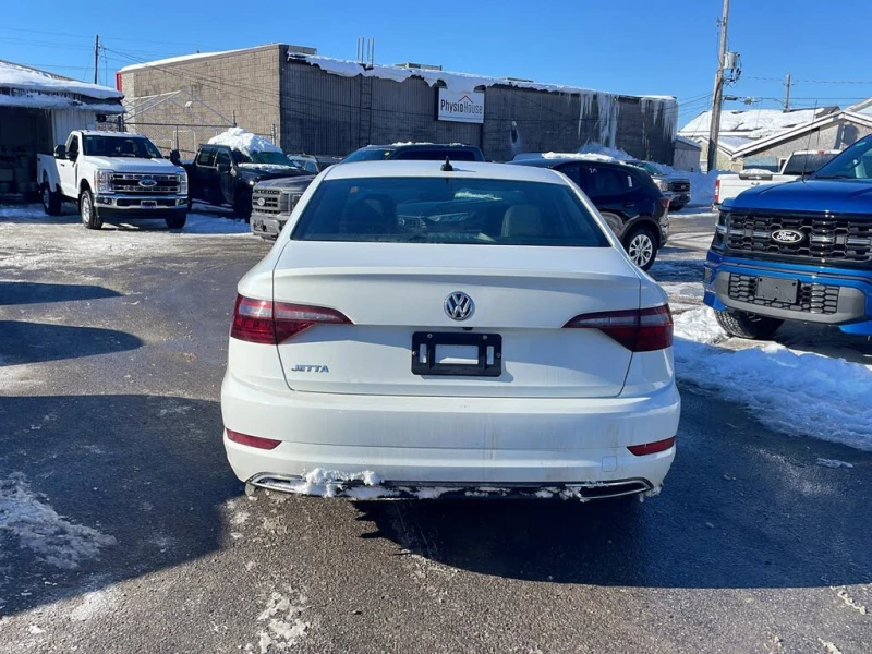 VW Jetta Highline FWD* АвтоКредит* (Цена до БГ) , снимка 7 - Автомобили и джипове - 53403416