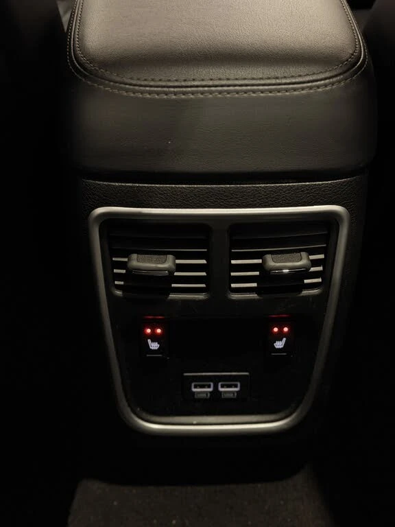 Chrysler 300c Touring L* AWD* АвтоКредит* (ЦЕНА ДО БГ), снимка 16 - Автомобили и джипове - 53281002