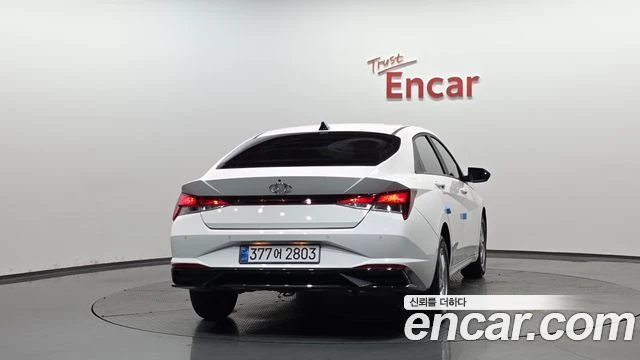 Hyundai Elantra, снимка 4 - Автомобили и джипове - 56077553