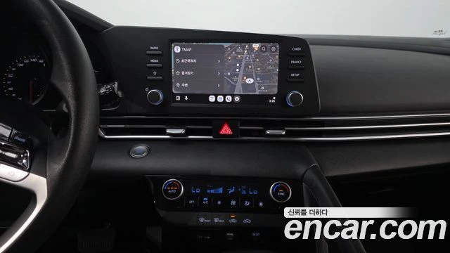 Hyundai Elantra, снимка 13 - Автомобили и джипове - 56077553