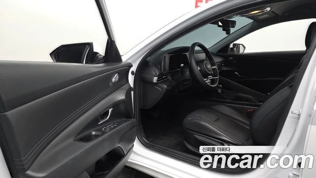 Hyundai Elantra, снимка 10 - Автомобили и джипове - 56077553