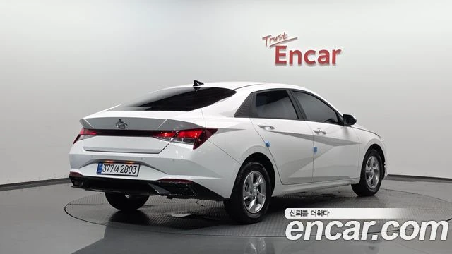 Hyundai Elantra, снимка 2 - Автомобили и джипове - 56077553