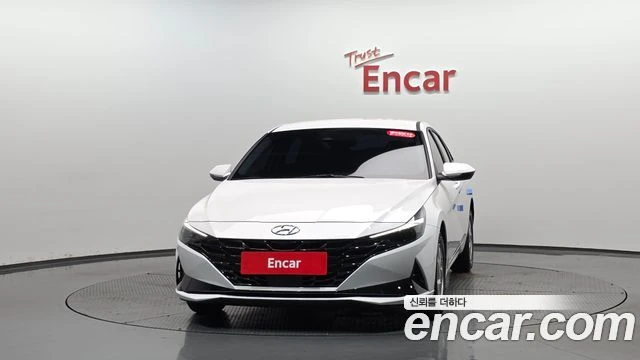 Hyundai Elantra, снимка 3 - Автомобили и джипове - 56077553