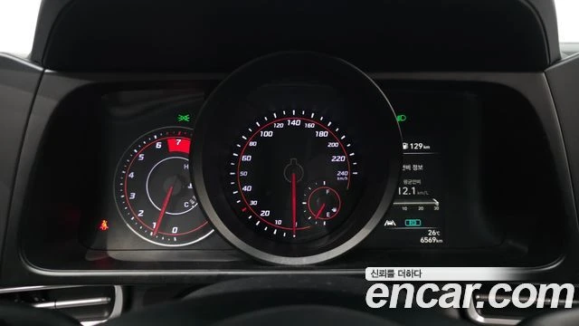 Hyundai Elantra, снимка 8 - Автомобили и джипове - 56077553