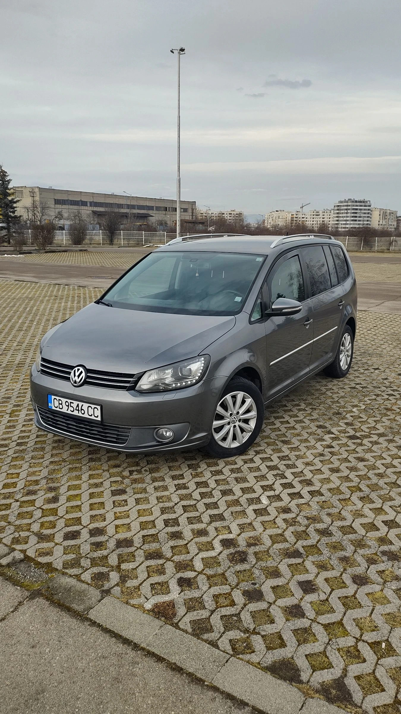 VW Touran 1.4tsi фабричен метан, снимка 1