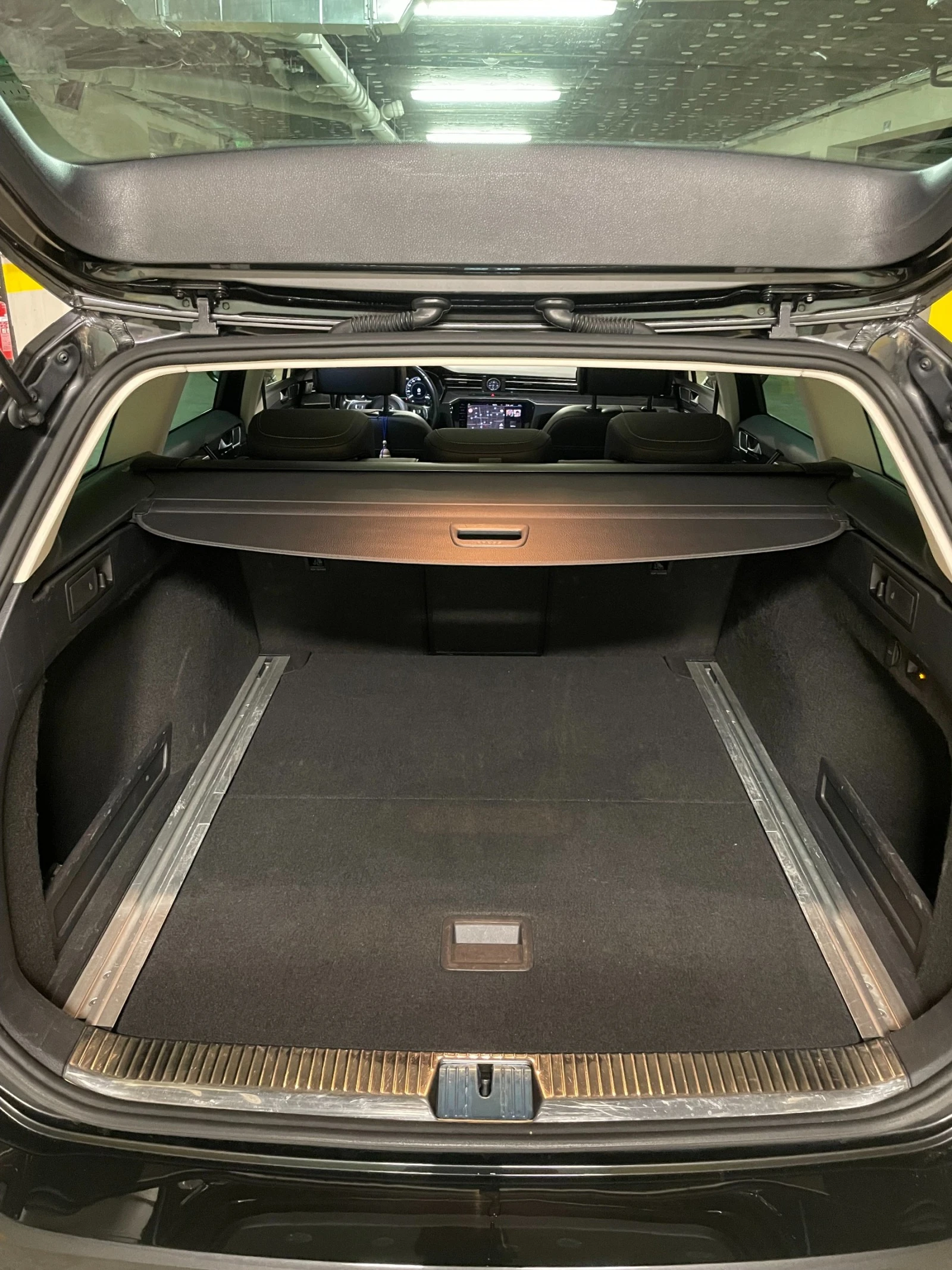 VW Passat R-LINE / PANO / DIGITAL  | Mobile.bg   13