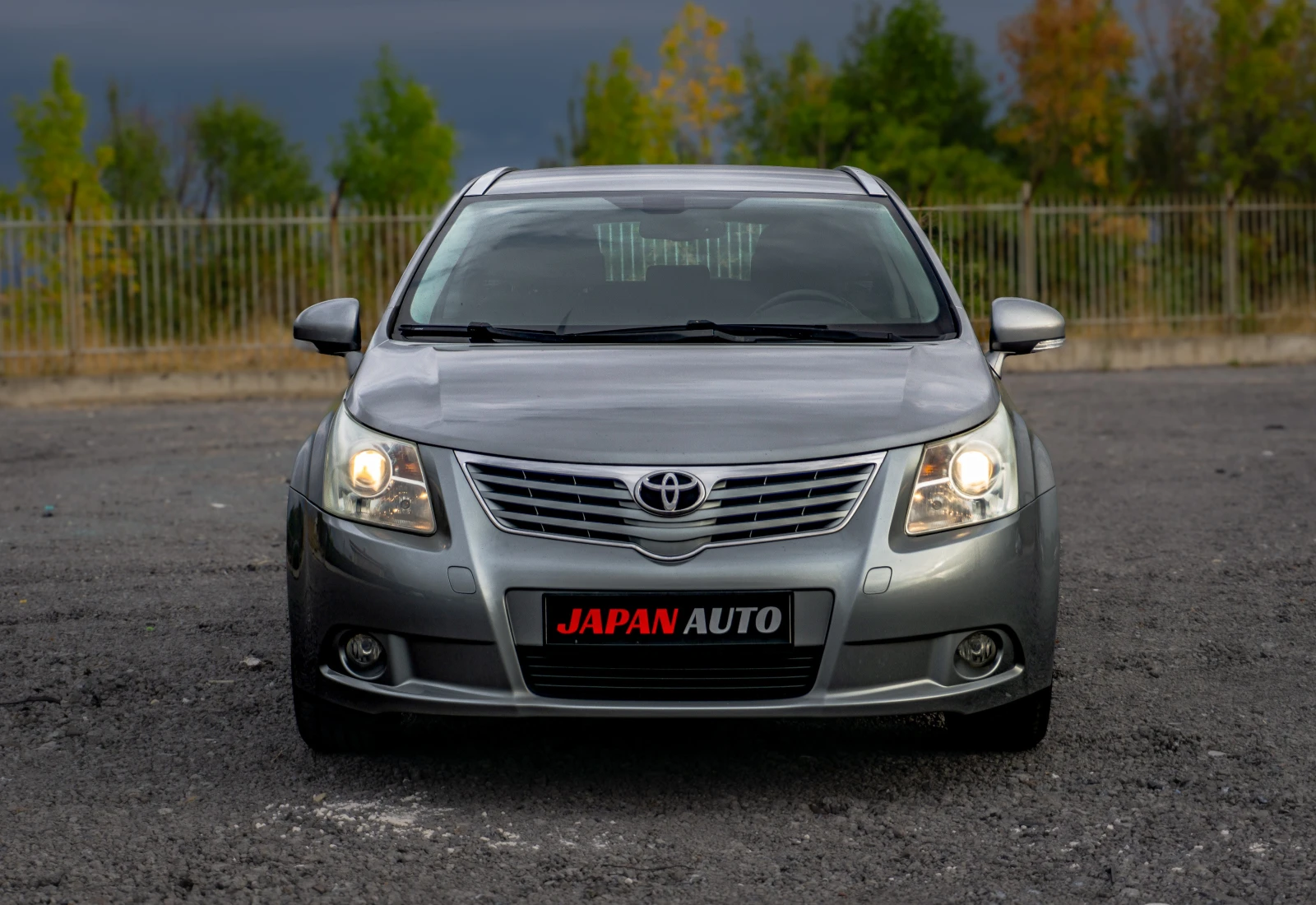 Toyota Avensis 1.8 VVT-i Automatic | С ГАРАНЦИЯ  - изображение 2