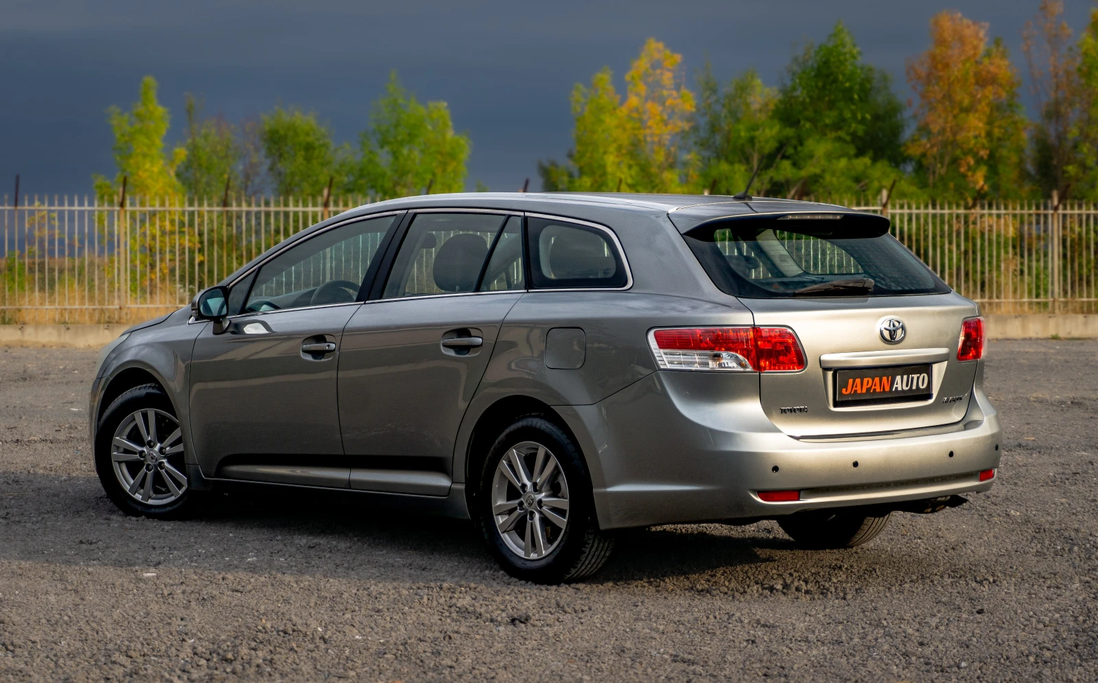 Toyota Avensis 1.8 VVT-i Automatic | С ГАРАНЦИЯ  - изображение 6