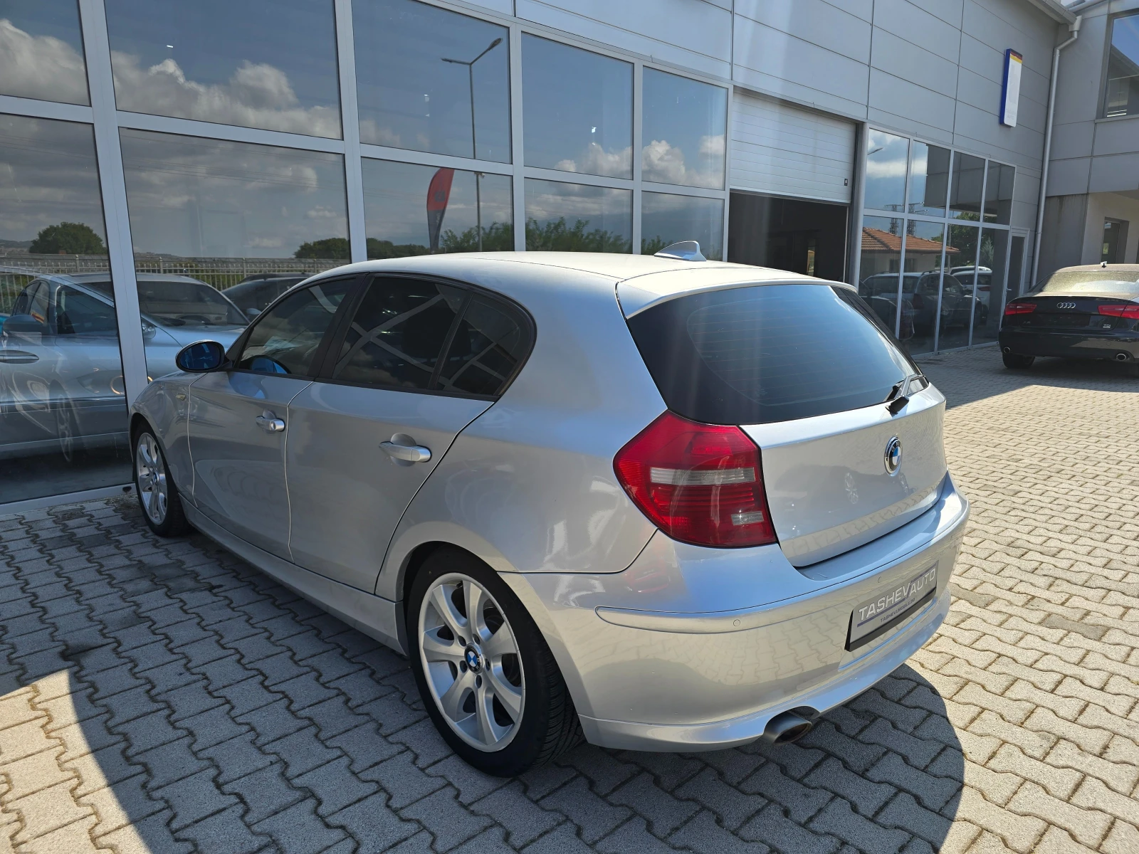 BMW 120 Автоматик !! - изображение 7