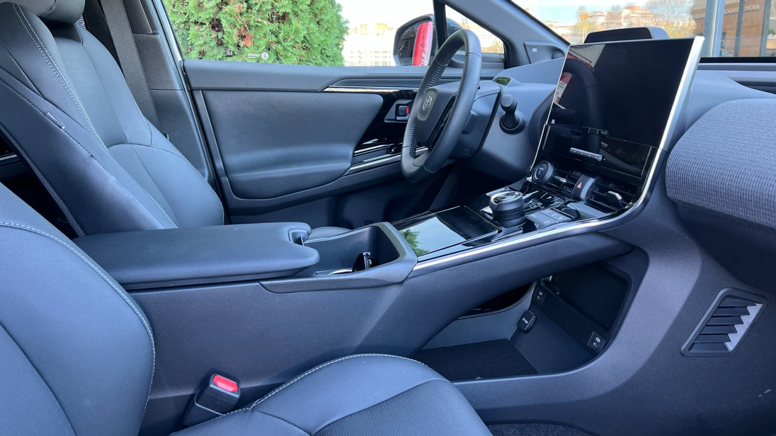 Toyota bZ4X Luxury 4x2 72kW JBL | Mobile.bg   9