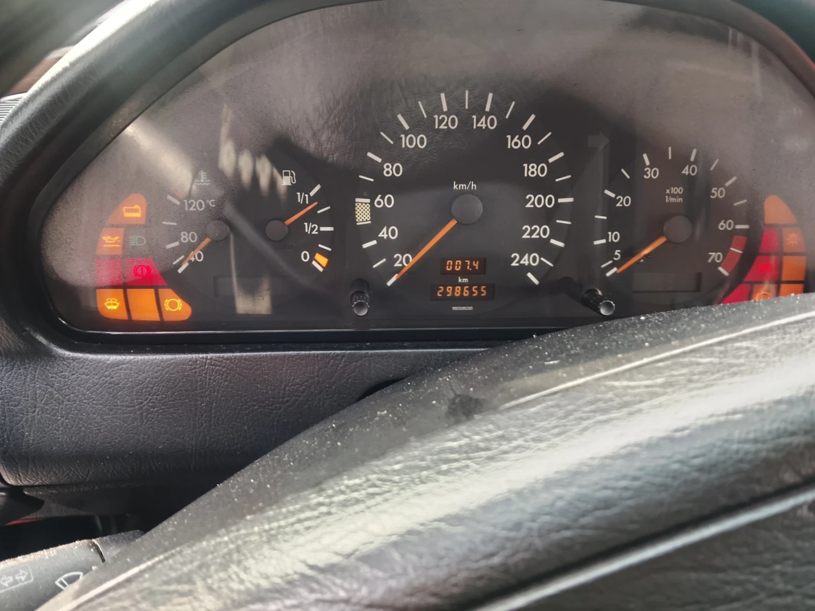 Mercedes-Benz C 180, снимка 5 - Автомобили и джипове - 53731892