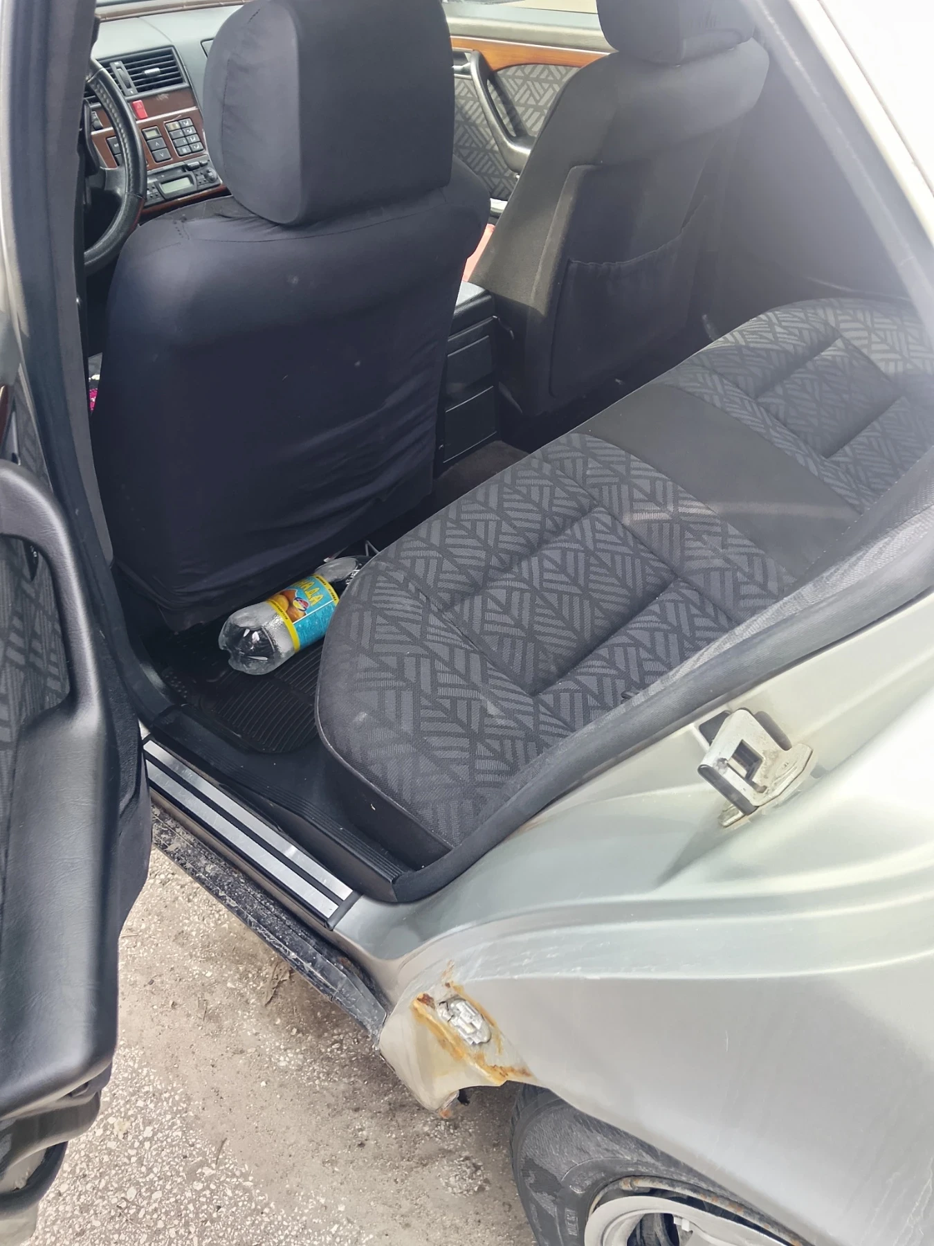 Mercedes-Benz C 180, снимка 7 - Автомобили и джипове - 53731892