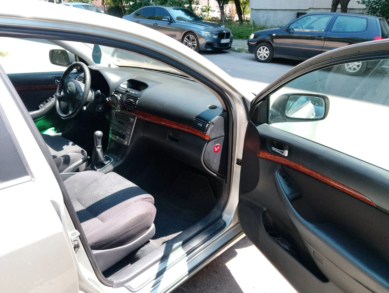 Toyota Avensis T25, снимка 4 - Автомобили и джипове - 54358152