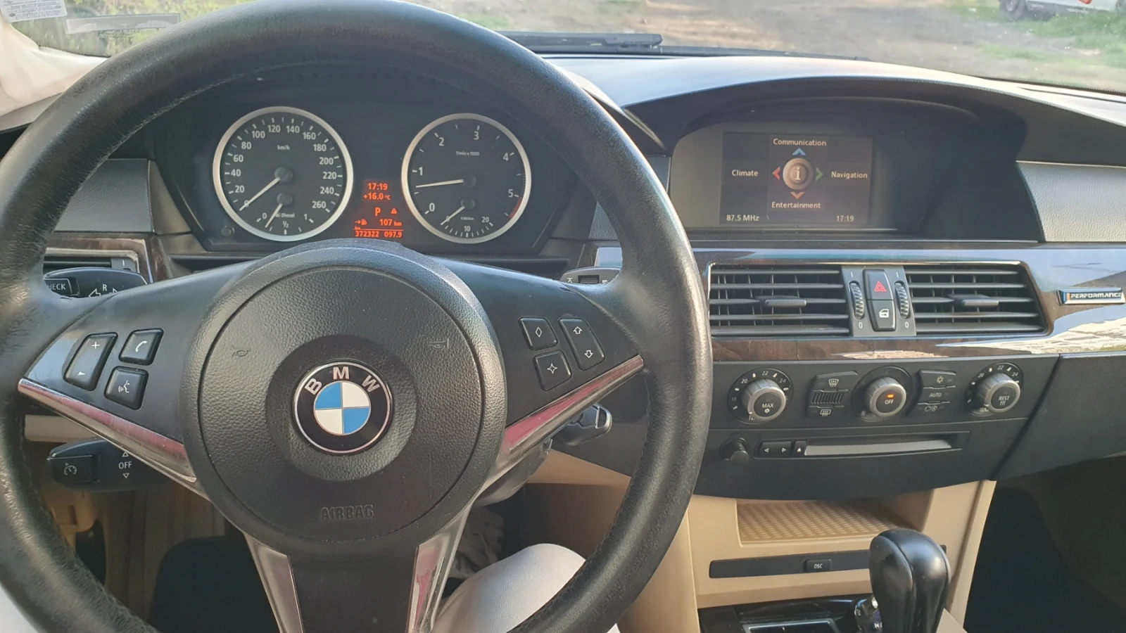 BMW 530 230кс ST2 Автоматик, снимка 11 - Автомобили и джипове - 54398609