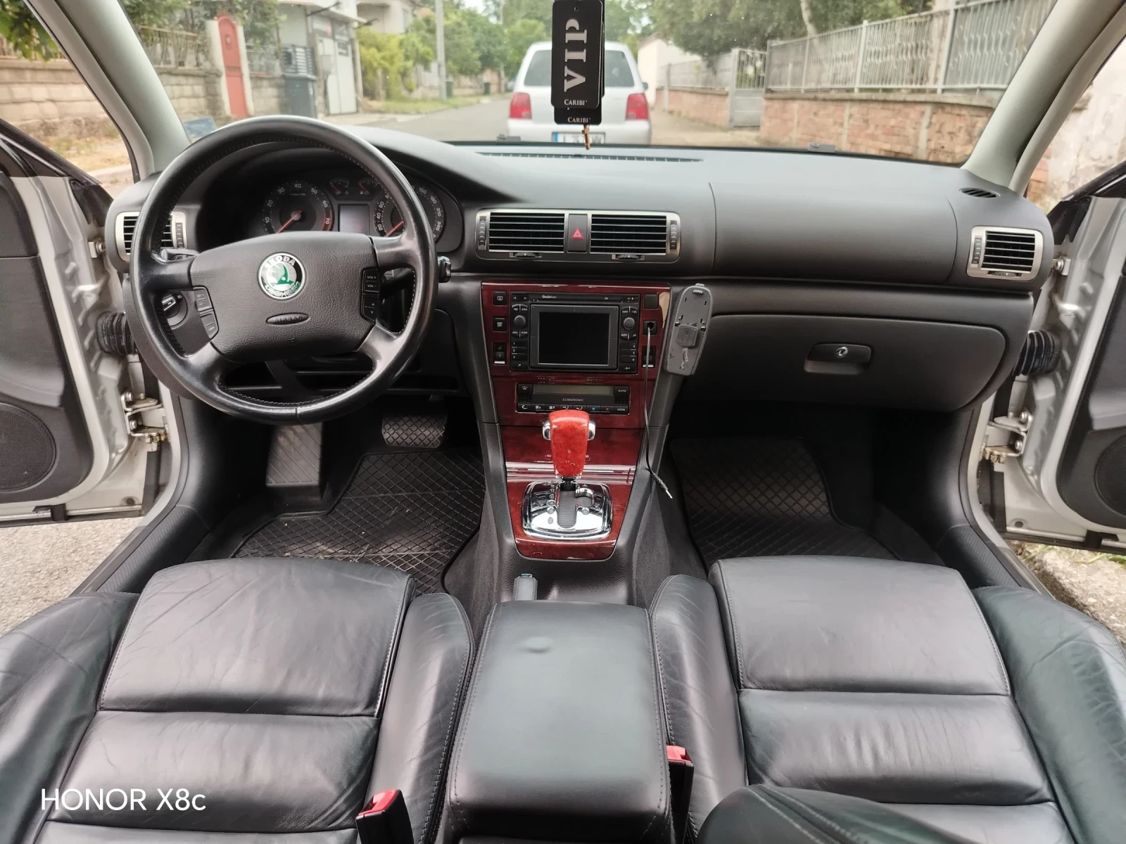 Skoda Superb 2.8 V6, снимка 10 - Автомобили и джипове - 54728525