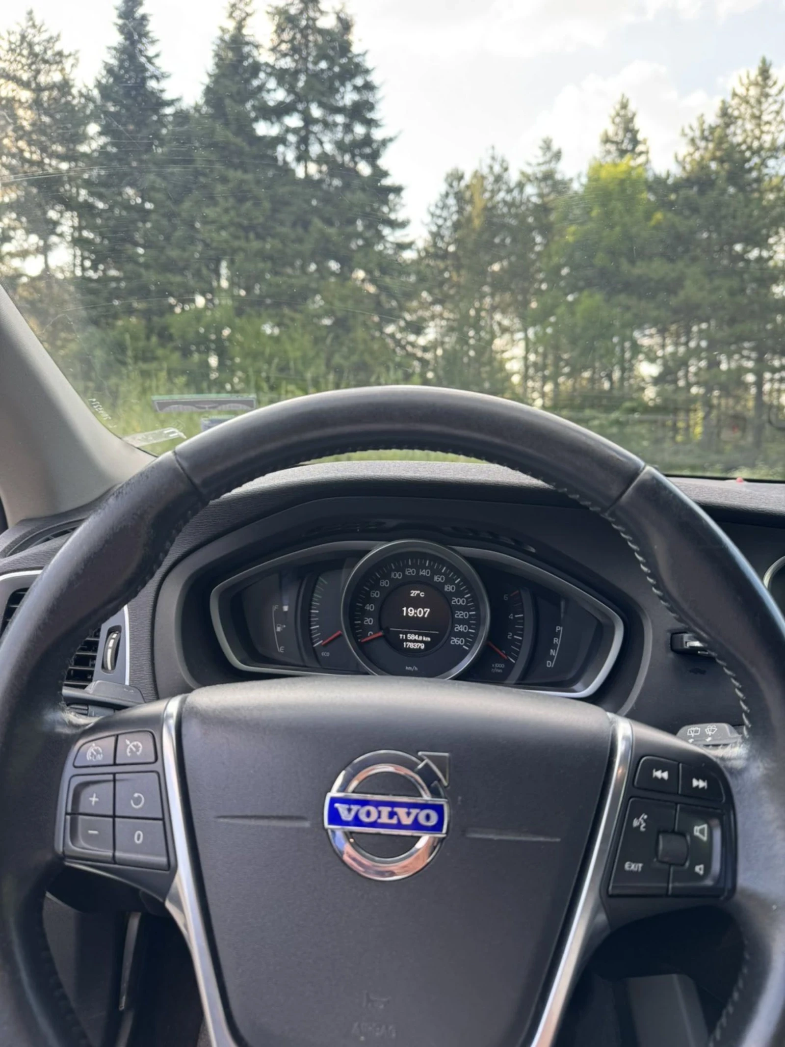Volvo V40 Cross Country, снимка 6 - Автомобили и джипове - 55253889