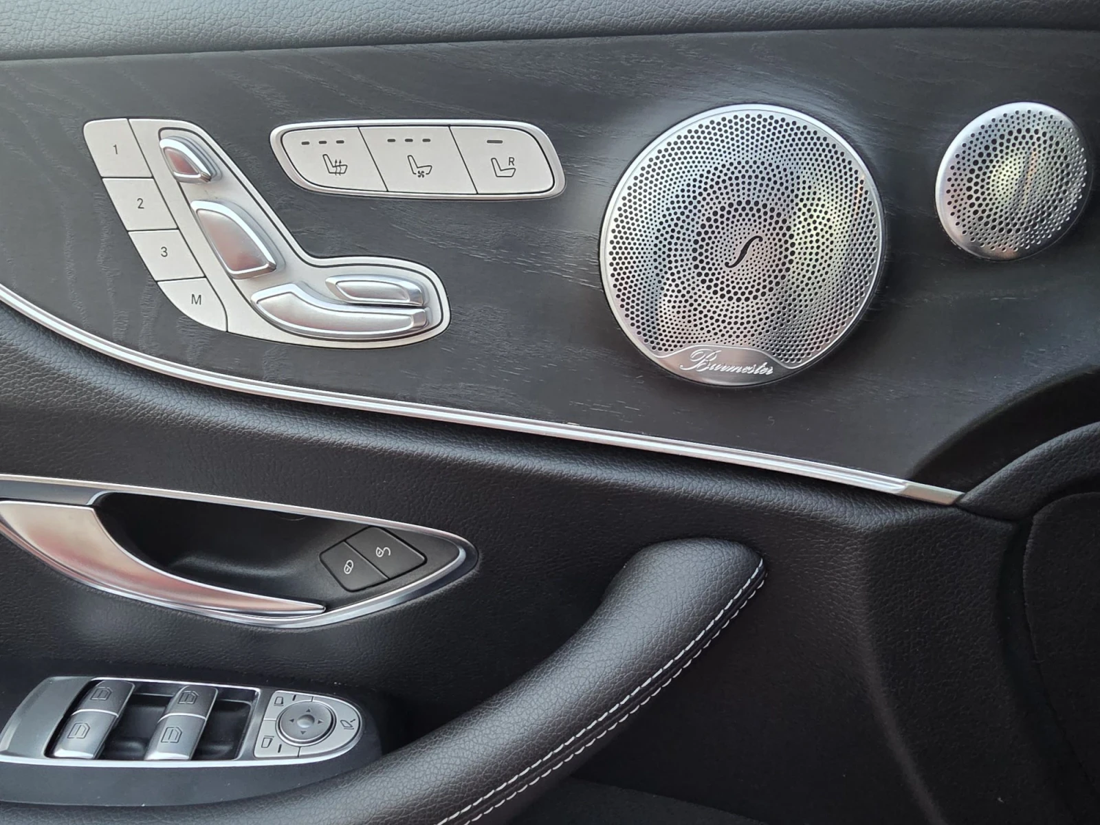 Mercedes-Benz E 400 4Matic AMG, снимка 12 - Автомобили и джипове - 55743427