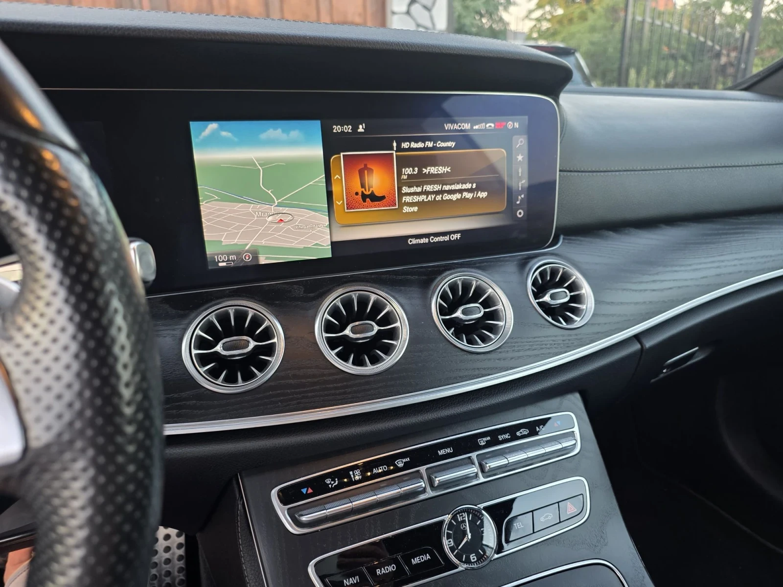Mercedes-Benz E 400 4Matic AMG, снимка 9 - Автомобили и джипове - 55743427