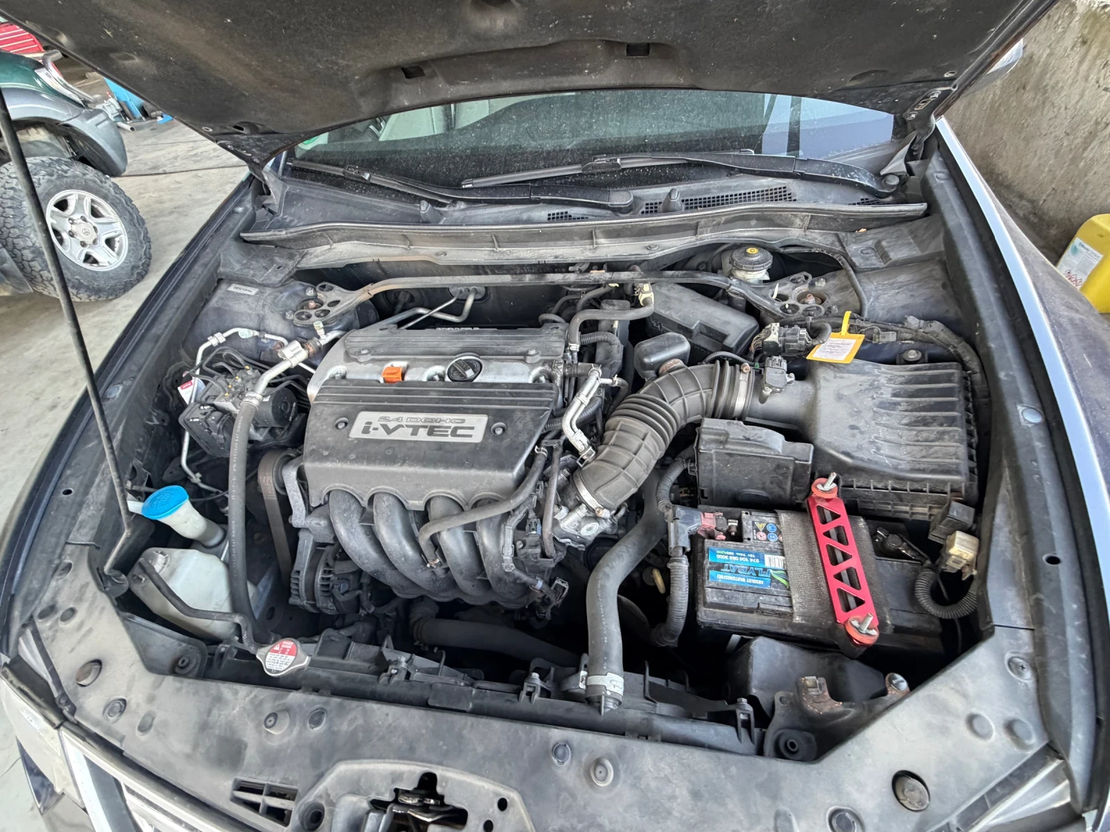 Honda Accord 2.4 i-VTEC Executive Автоматик, снимка 11 - Автомобили и джипове - 56001894