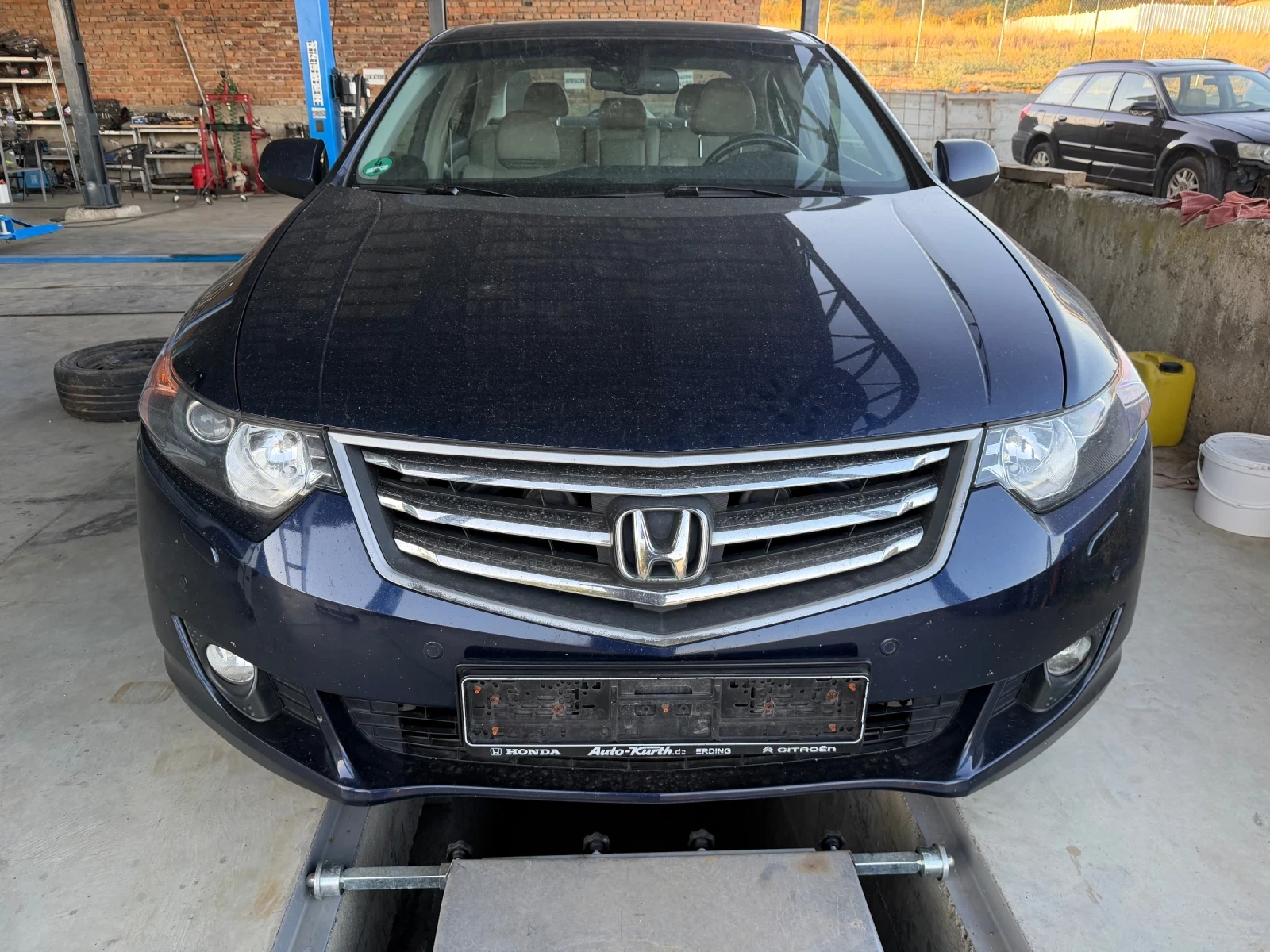Honda Accord 2.4 i-VTEC Executive Автоматик, снимка 2 - Автомобили и джипове - 56001894