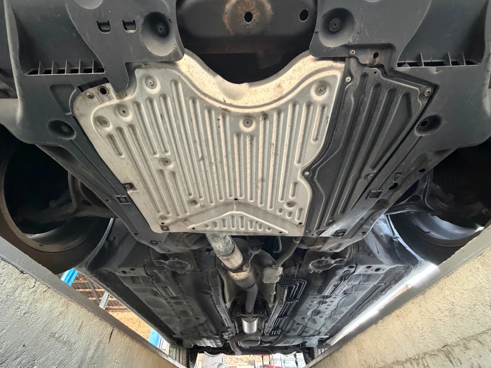 Honda Accord 2.4 i-VTEC Executive Автоматик, снимка 10 - Автомобили и джипове - 56001894