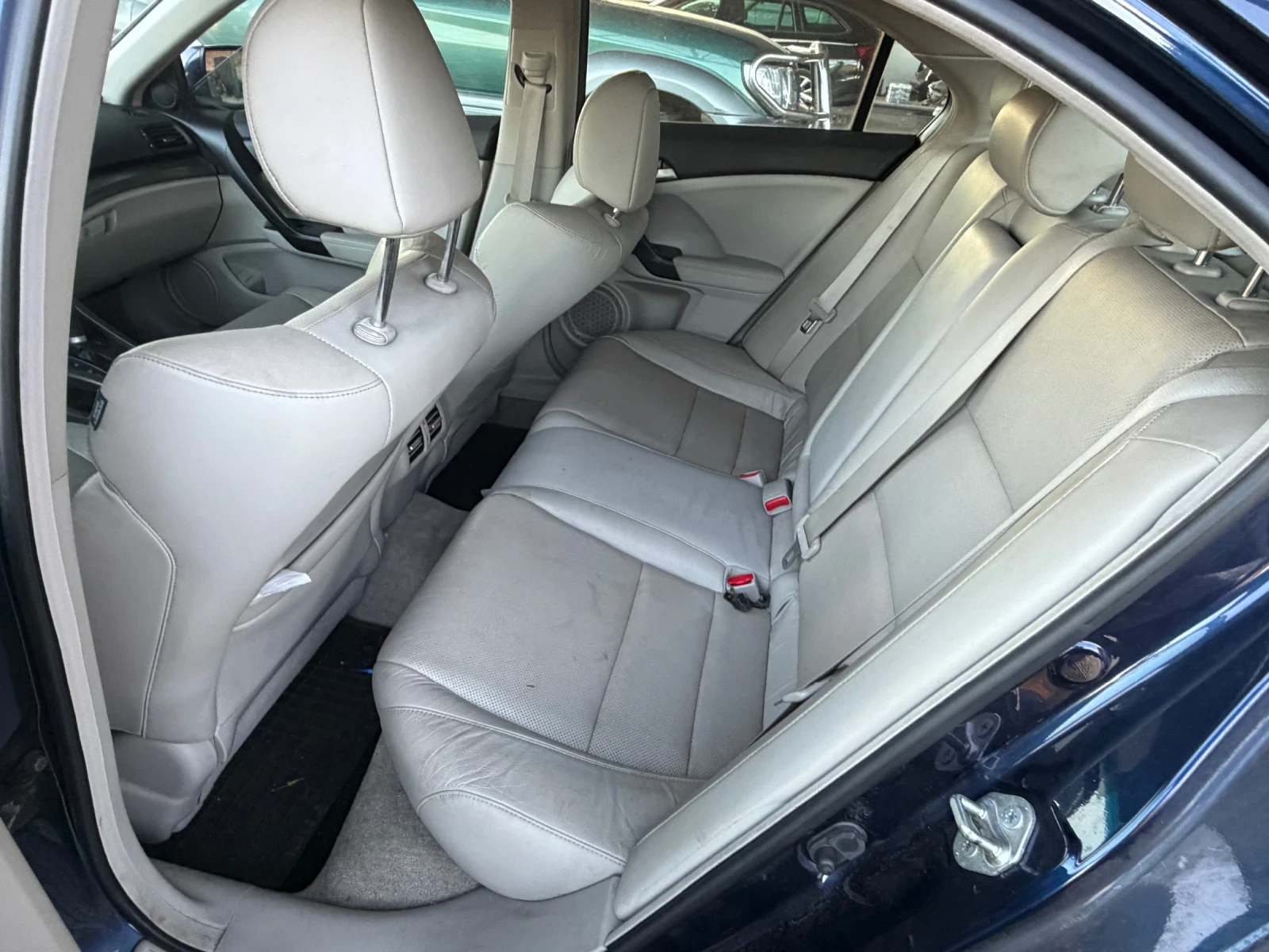 Honda Accord 2.4 i-VTEC Executive Автоматик, снимка 8 - Автомобили и джипове - 56001894