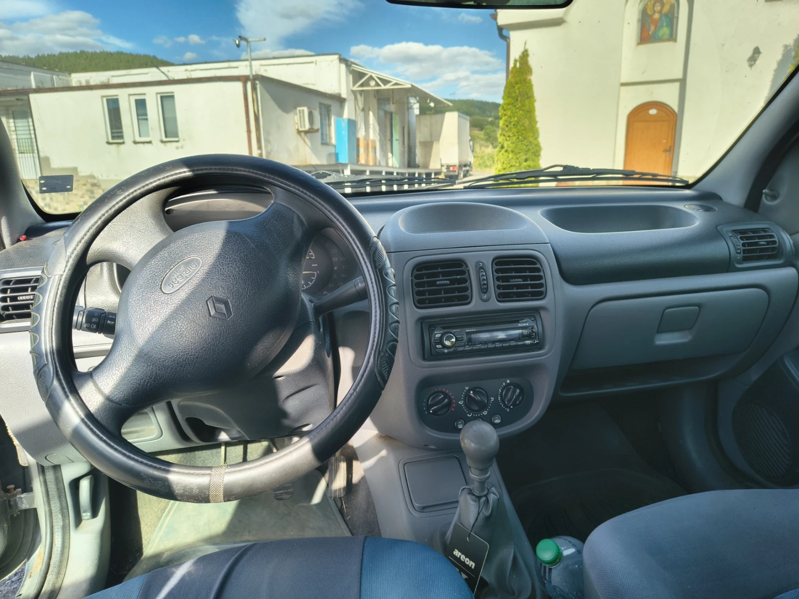 Renault Clio 1.9D, снимка 4 - Автомобили и джипове - 56215696