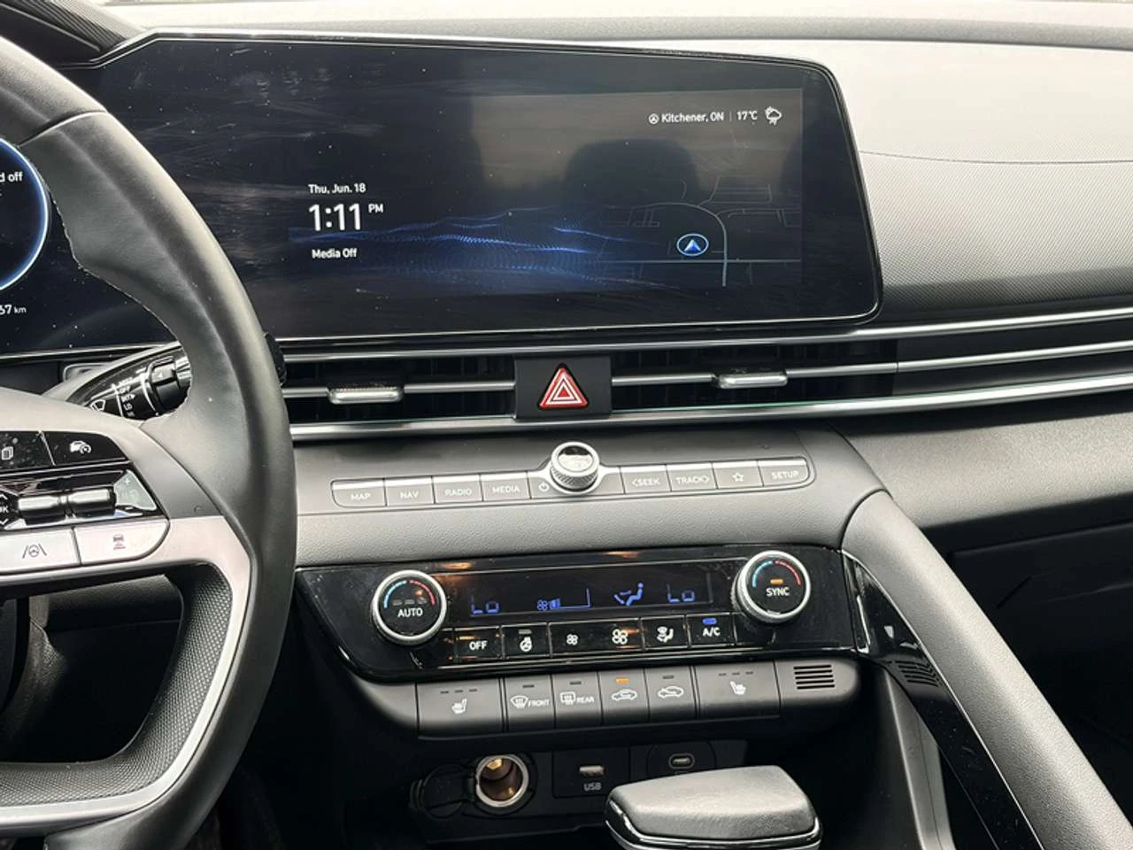 Hyundai Elantra Luxury DCT, снимка 13 - Автомобили и джипове - 56703140