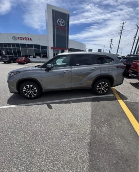Toyota Highlander HYBRID * 8 MЕСТЕН * AWD * НОВ ОТ ПРЕДСТАВИТЕЛСТВО , снимка 4