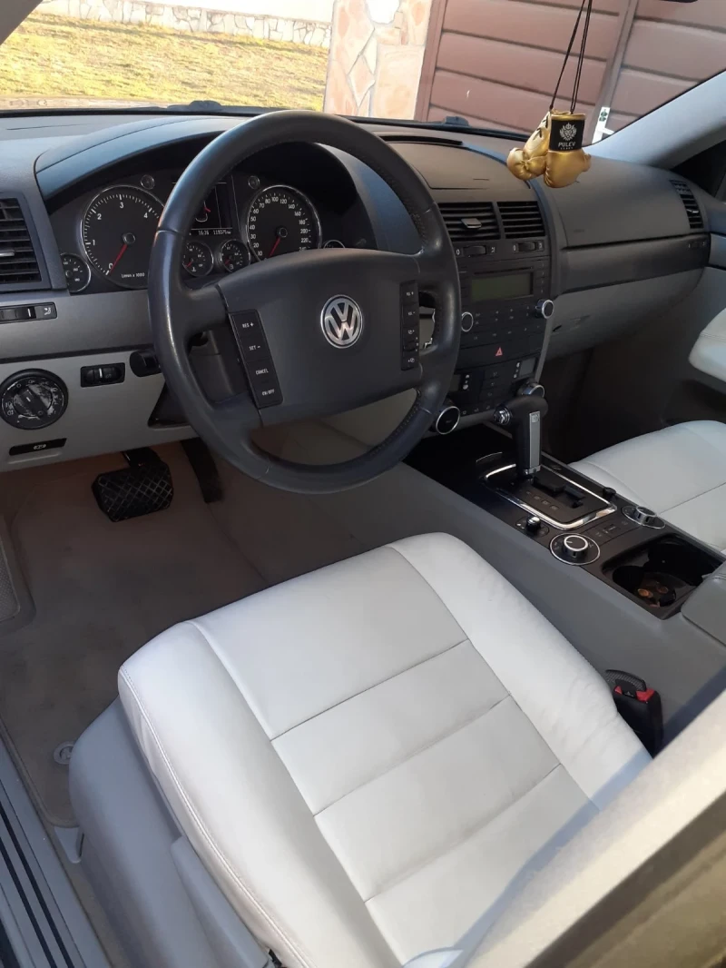 VW Touareg V6TDI, снимка 8 - Автомобили и джипове - 49118161