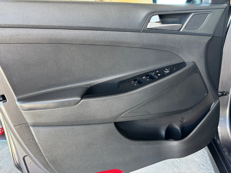 Hyundai Tucson 1.7 CRDi Xplus ISG* 2018г* EURO 6b* НАВИГАЦИЯ, снимка 17 - Автомобили и джипове - 51731934