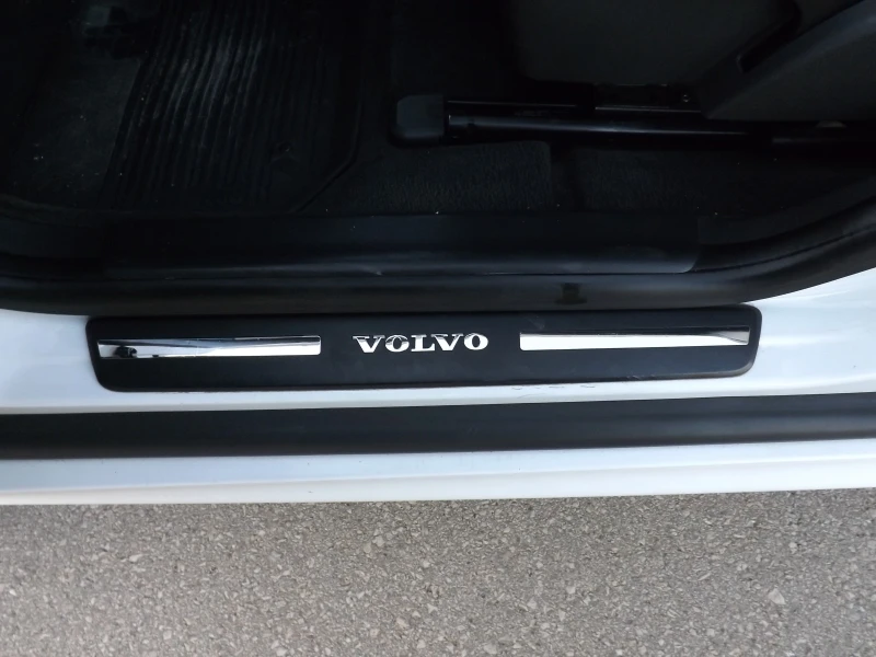 Volvo XC60 D5244T17, снимка 8 - Автомобили и джипове - 52919049
