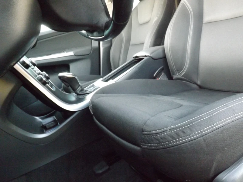 Volvo XC60 D5244T17, снимка 7 - Автомобили и джипове - 52919049