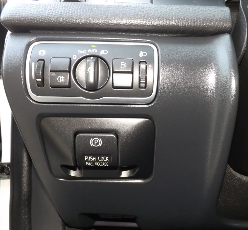 Volvo XC60 D5244T17, снимка 13 - Автомобили и джипове - 52919049