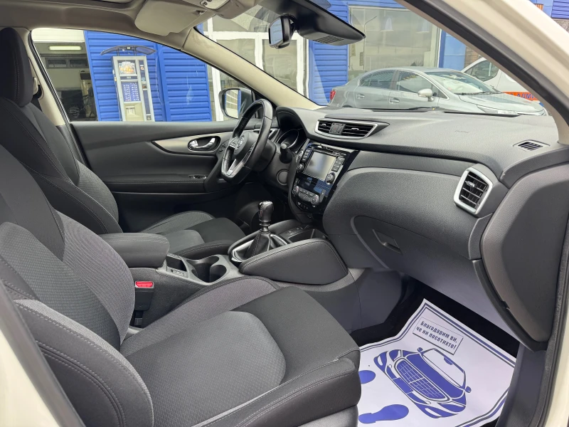 Nissan Qashqai 1.5D Панорама Подгрев, снимка 9 - Автомобили и джипове - 53430569