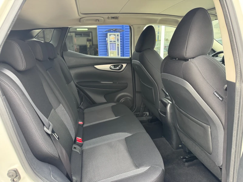 Nissan Qashqai 1.5D Панорама Подгрев, снимка 14 - Автомобили и джипове - 53430569