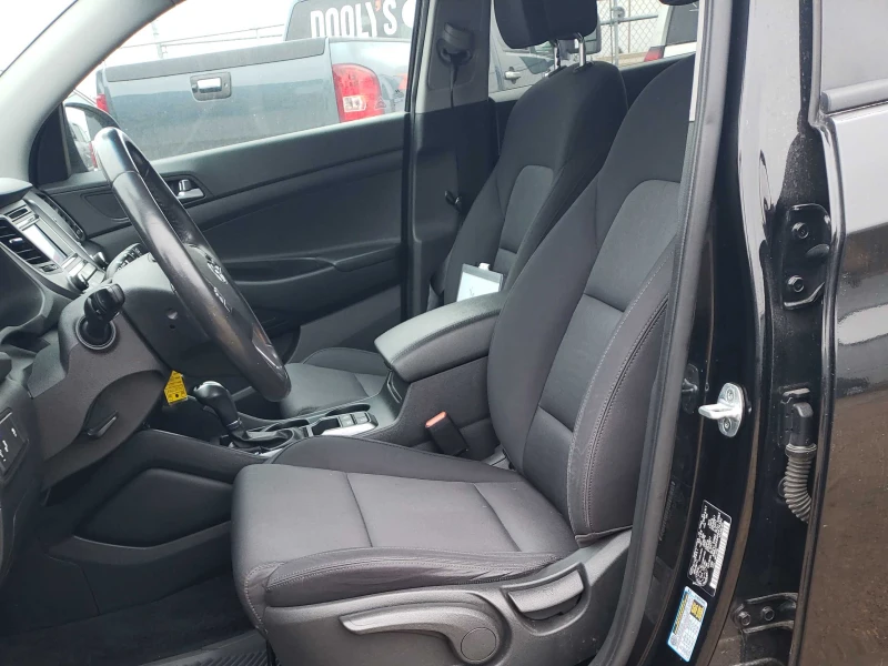 Hyundai Tucson 2.0L 4cyl AWD, снимка 5 - Автомобили и джипове - 53503447