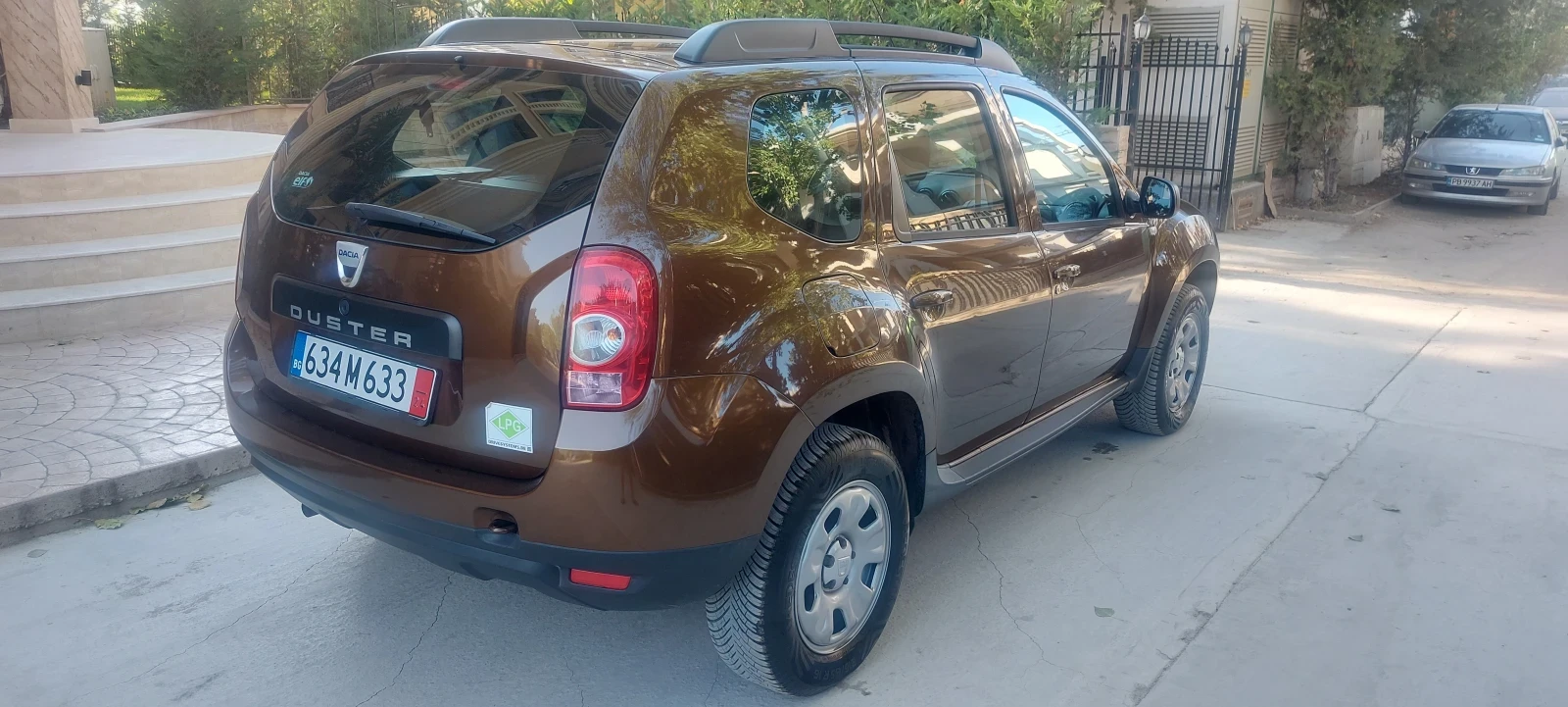 Dacia Duster 1.6 ГАЗ - изображение 7