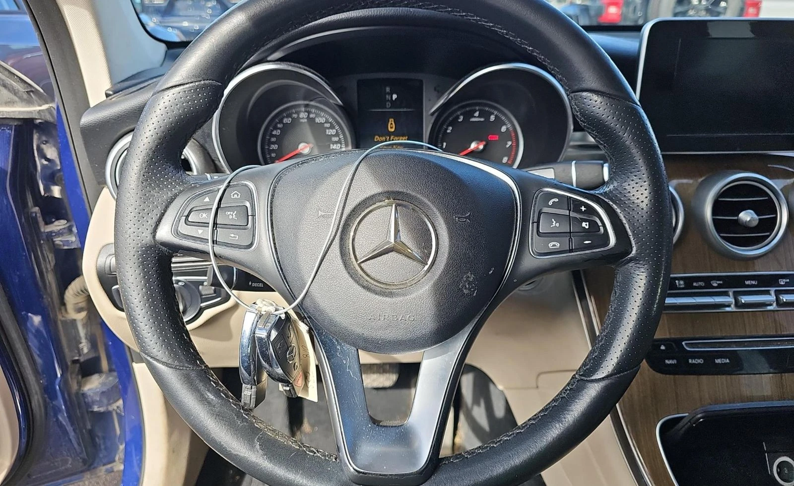 Mercedes-Benz GLC 300 4MATIC* ПОДГРЕВ* КАМЕРА* КЕЙЛЕС* LANE* ASSIST - изображение 8