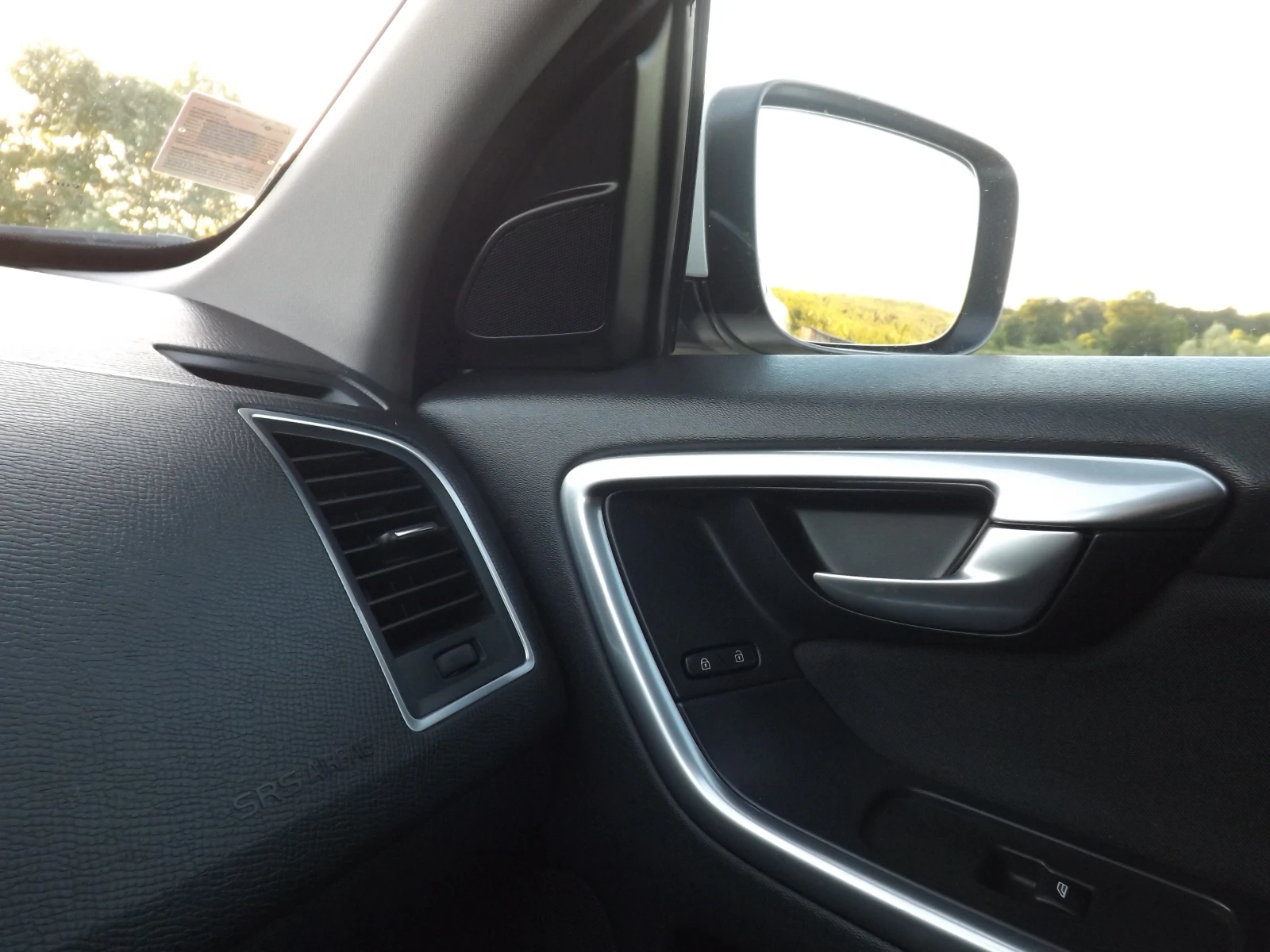 Volvo XC60 D5244T17 - изображение 10