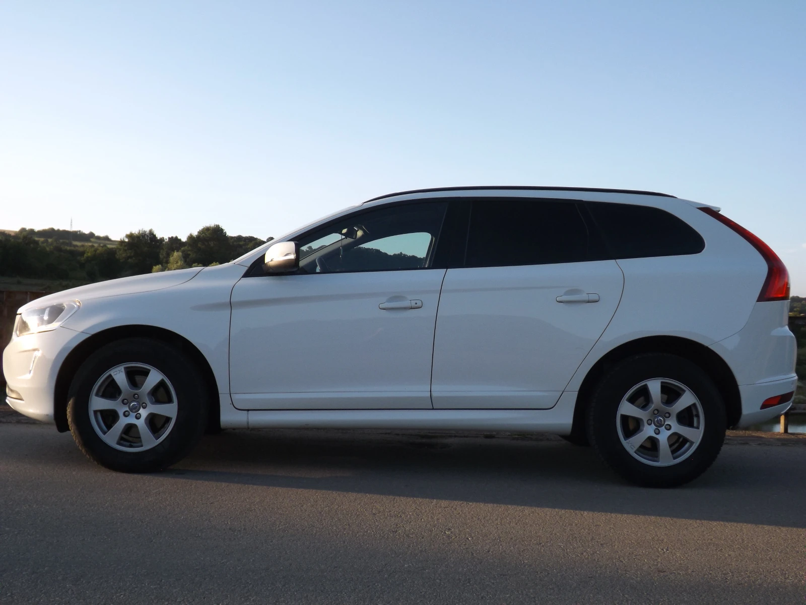 Volvo XC60 D5244T17 - изображение 3