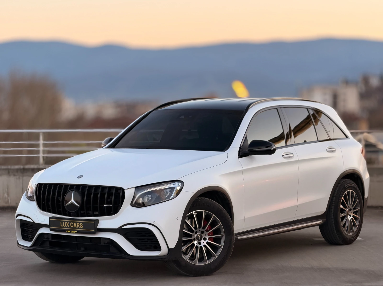Mercedes-Benz GLC 220 - 63 Amg pack-Keyless-Distronic-9G-4matic-Navi -, снимка 5 - Автомобили и джипове - 53789095