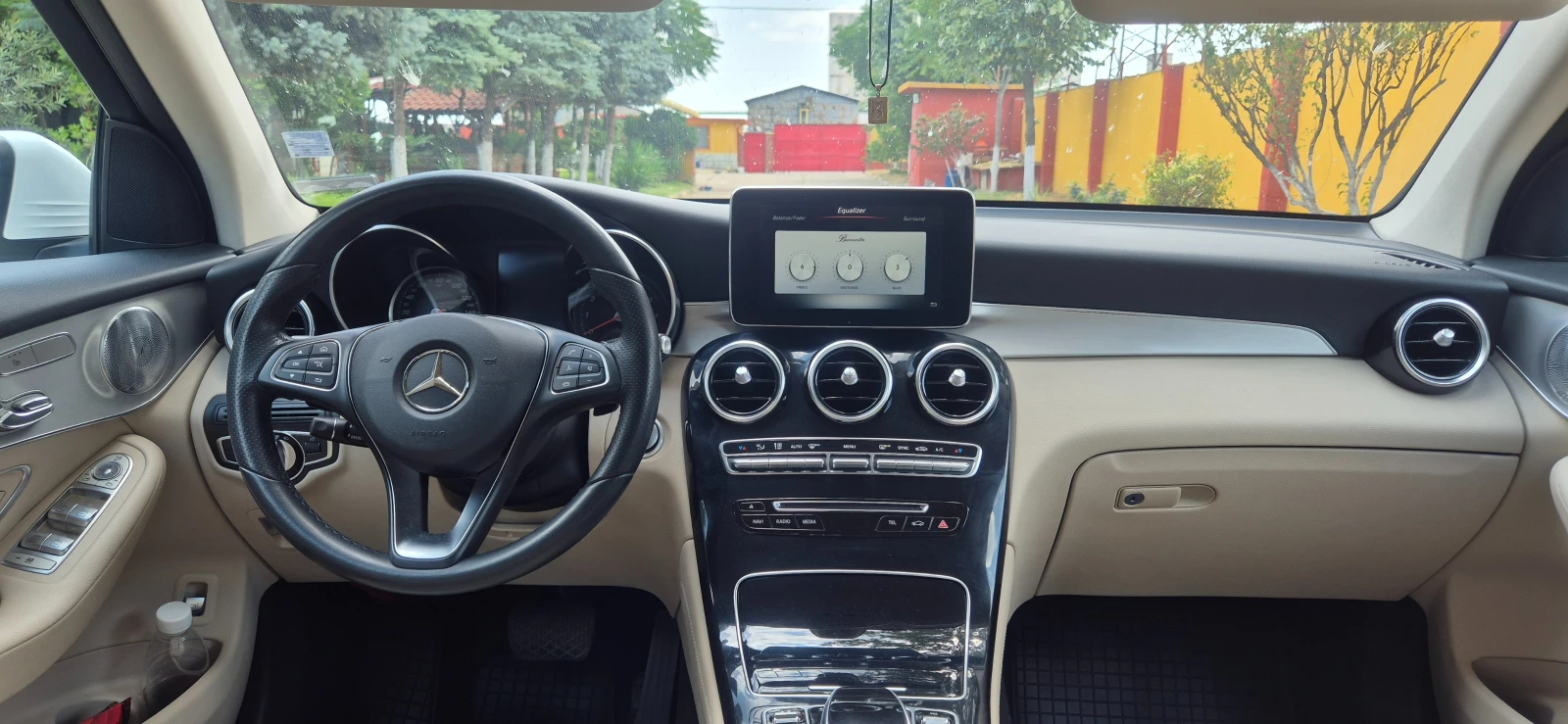 Mercedes-Benz GLC 300 * AMG pack * Keyless * Burmester * 9G-tronic * , снимка 9 - Автомобили и джипове - 54326121