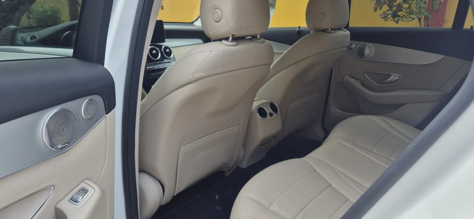 Mercedes-Benz GLC 300 * AMG pack * Keyless * Burmester * 9G-tronic * , снимка 12 - Автомобили и джипове - 54326121
