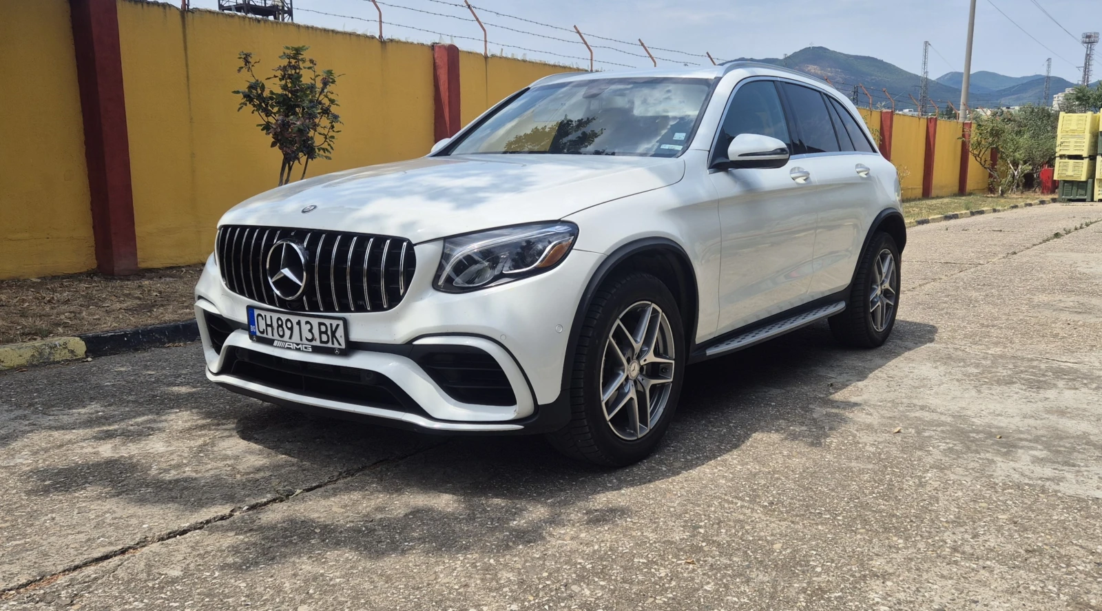 Mercedes-Benz GLC 300 * AMG pack * Keyless * Burmester * 9G-tronic * , снимка 2 - Автомобили и джипове - 54326121