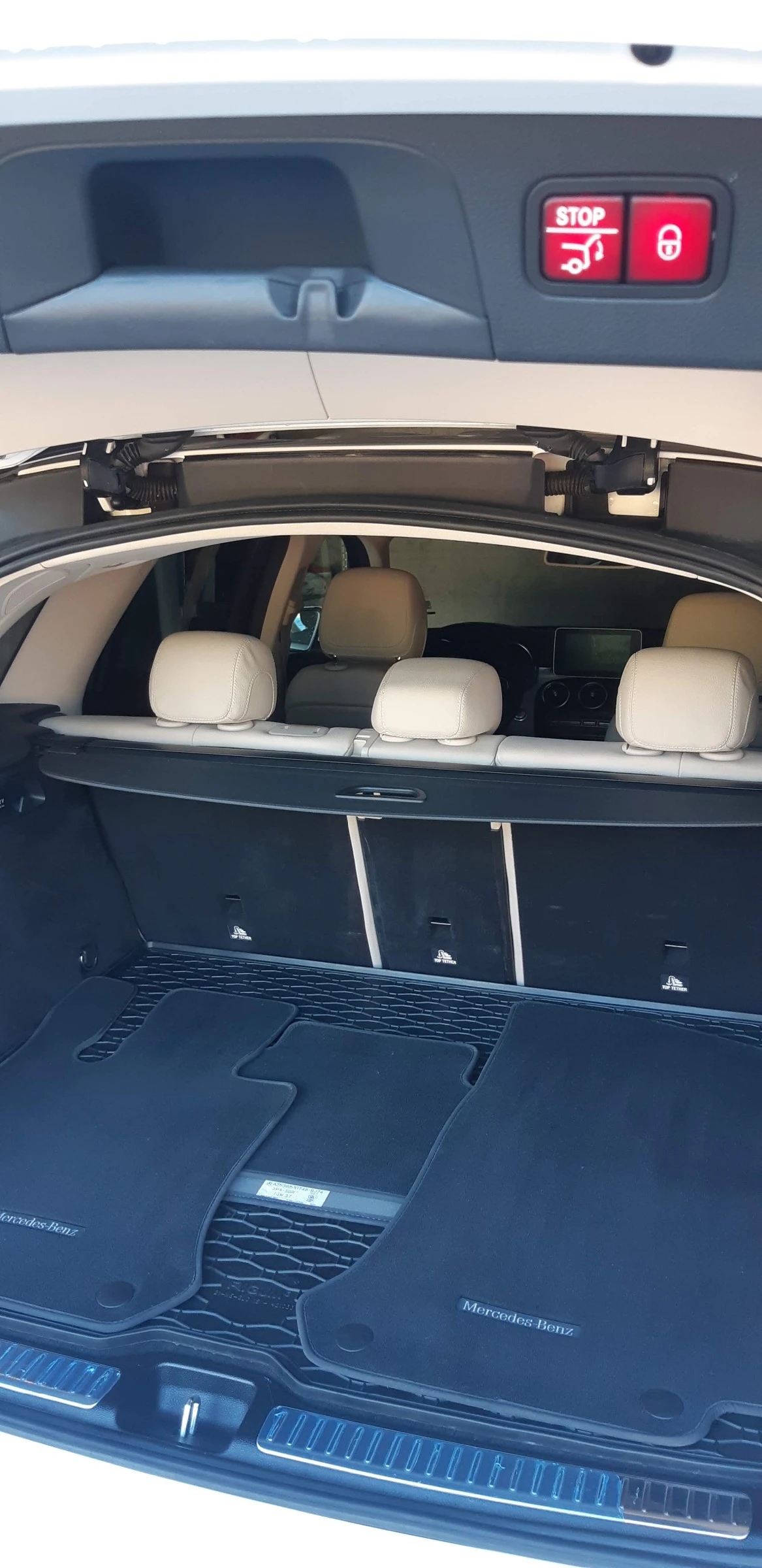 Mercedes-Benz GLC 300 * AMG pack * Keyless * Burmester * 9G-tronic * , снимка 13 - Автомобили и джипове - 54326121