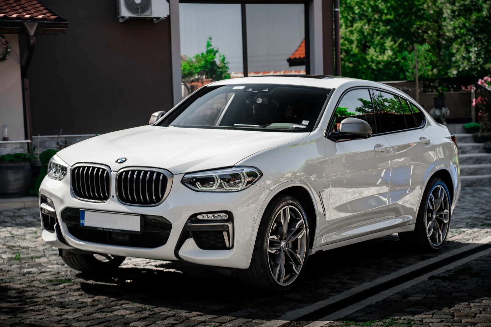 BMW X4 M40i xDrive Панорама Harman Kardon, снимка 2 - Автомобили и джипове - 54767774