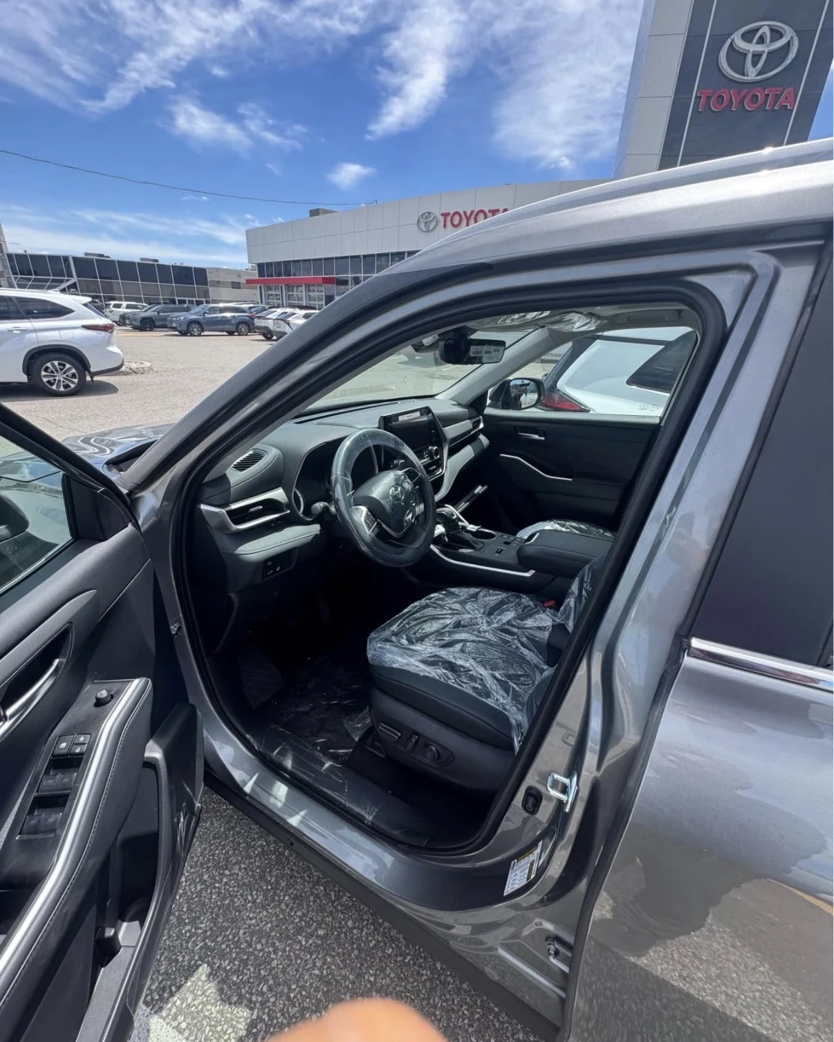 Toyota Highlander HYBRID * 8 MЕСТЕН * AWD * НОВ ОТ ПРЕДСТАВИТЕЛСТВО , снимка 8 - Автомобили и джипове - 54911896