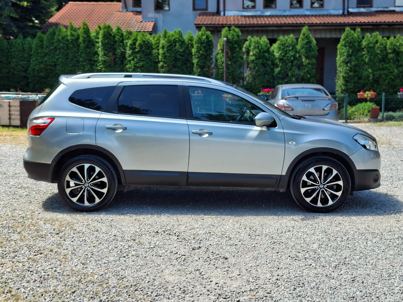 Nissan Qashqai 2.0dCi N-TEC 6+ 1* ПАНОРАМА* НАВИГАЦИЯ* КАМЕРА, снимка 4 - Автомобили и джипове - 54918597