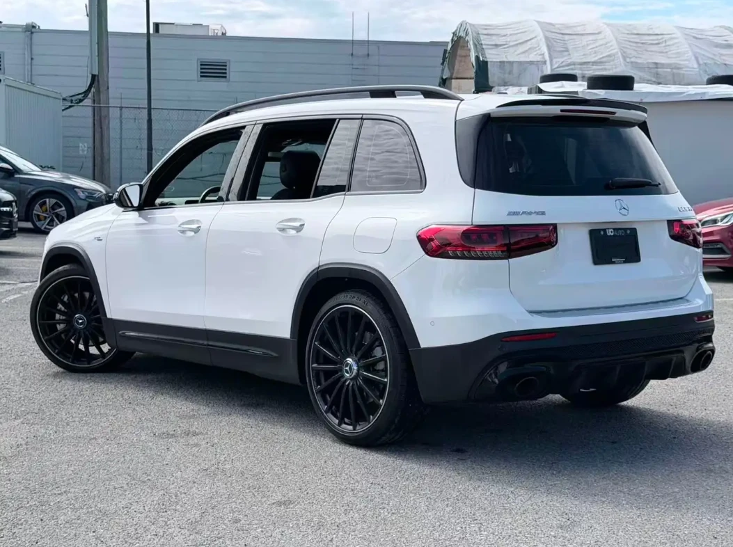 Mercedes-Benz GLB35AMG Night pack, снимка 2 - Автомобили и джипове - 55300180